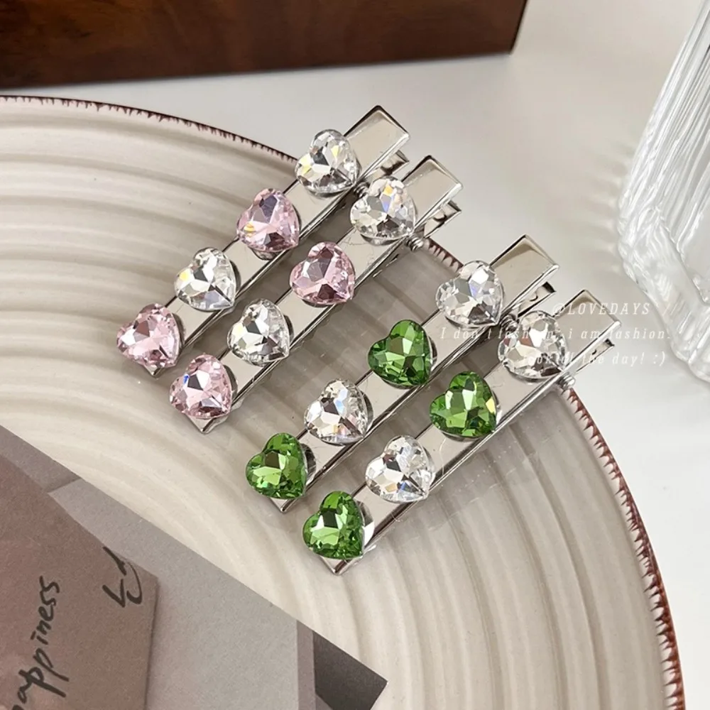 Little Fresh Duckbill Type Zircon Love Heart Hair Clip Korean Style Accessories Rhinestone Hair Clip Forehead Hairpin
Little Fresh Duckbill Type Zircon Love Heart Hair Clip Korean Style Accessories Rhinestone Hair Clip Forehead Hairpin