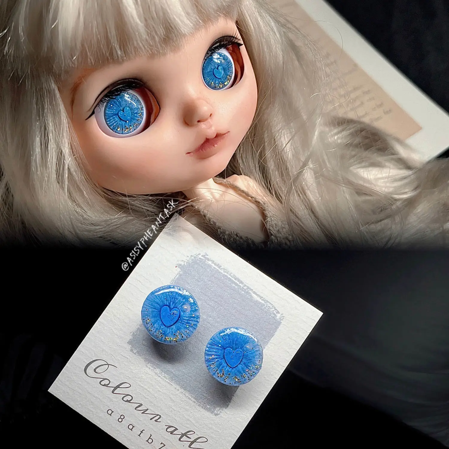 Экшн-кукла Blythe, маленькие тканевые глазки, Бельгийская Мягкая Керамика, ручная работа, магнитный Нижний держатель для глаз
Экшн-кукла Blythe, маленькие тканевые глазки, Бельгийская Мягкая Керамика, ручная работа, магнитный Нижний держатель для глаз