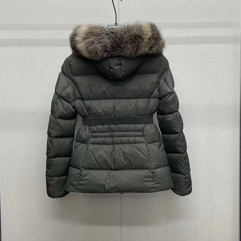 2023 New Women's Short Down Jacket Thickened Slim Waist Jacket Large Hair Collar Hooded White Duck Down Coat
2023 New Women's Short Down Jacket Thickened Slim Waist Jacket Large Hair Collar Hooded White Duck Down Coat