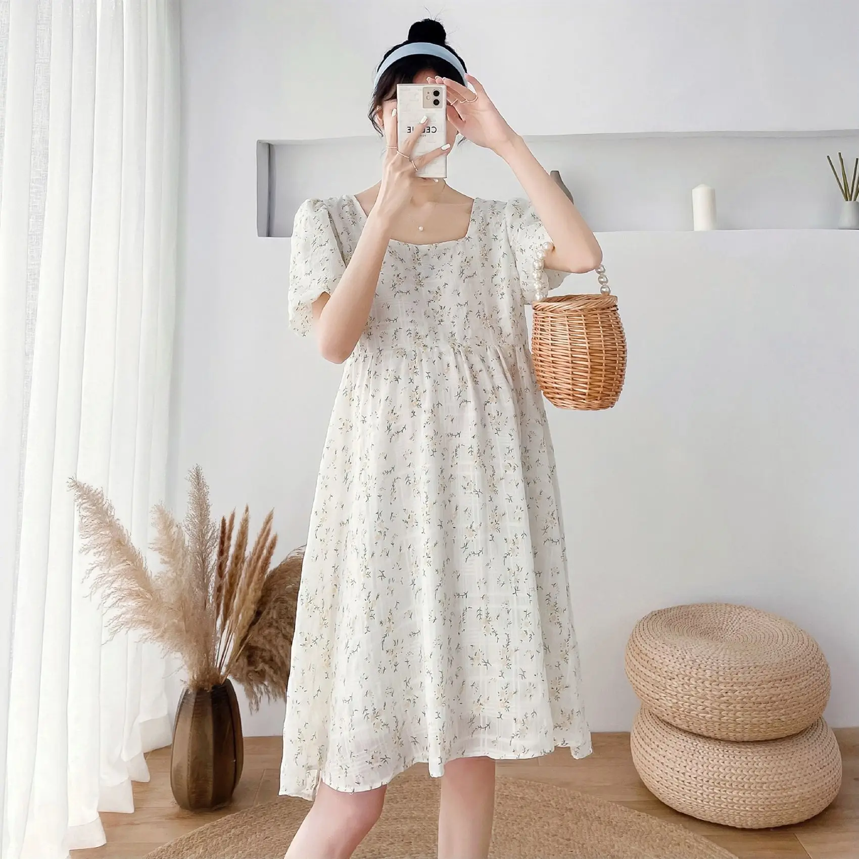 Age-reducing White Chiffon Square-neck Maternity Dress Women's New Mid-length Floral Breathable Short-sleeved Lace-up Dress
Age-reducing White Chiffon Square-neck Maternity Dress Women's New Mid-length Floral Breathable Short-sleeved Lace-up Dress