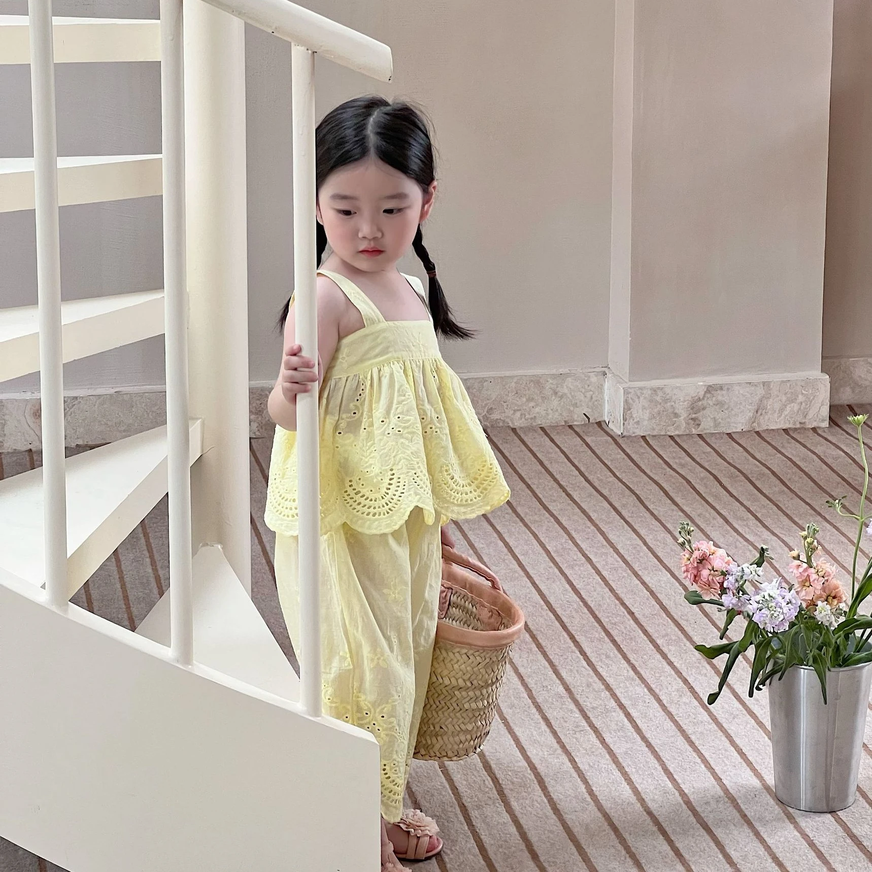 Summer Children Clothing Sets Solid Clothes for Baby Girl Clothing Sets Sleeveless Floral Shirts Pants 2 Pcs for Kids
Summer Children Clothing Sets Solid Clothes for Baby Girl Clothing Sets Sleeveless Floral Shirts Pants 2 Pcs for Kids