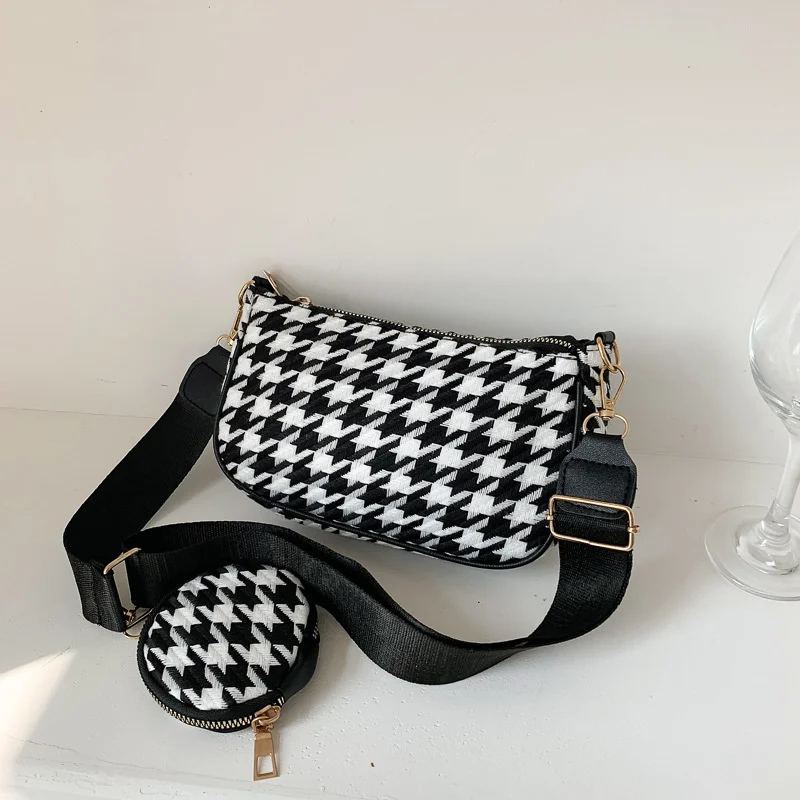 Women's Vintage Plaid Printing Shoulder Bags with Mini Round Purse Pendant Female Bag Casual Small Crossbody Bags 2pcs Composite
Women's Vintage Plaid Printing Shoulder Bags with Mini Round Purse Pendant Female Bag Casual Small Crossbody Bags 2pcs Composite