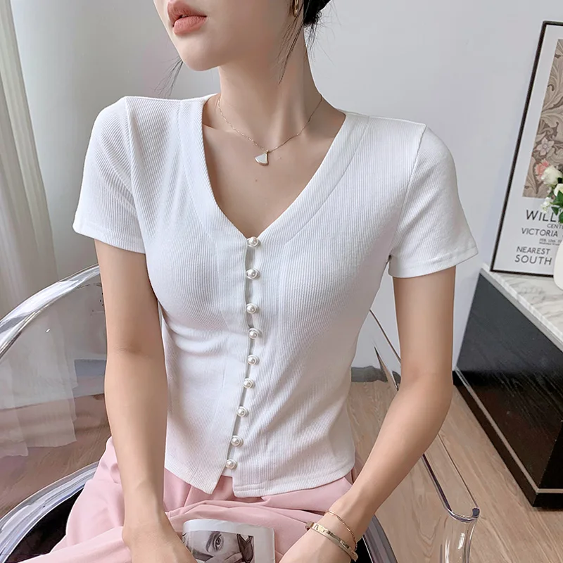 Take v-collar button-down short-sleeved T-shirt blouse with half sleeve summer new slim short base
Take v-collar button-down short-sleeved T-shirt blouse with half sleeve summer new slim short base