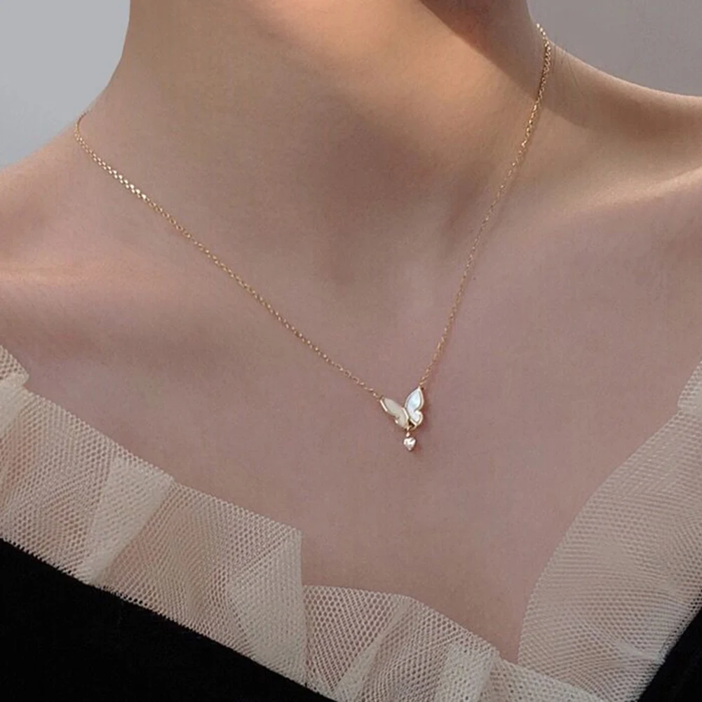 New Shiny Butterfly Diamond Pendant Necklace Ladies Exquisite Butterfly Shell Clavicle Chain Necklace Jewelry for Ladies Gift
New Shiny Butterfly Diamond Pendant Necklace Ladies Exquisite Butterfly Shell Clavicle Chain Necklace Jewelry for Ladies Gift
