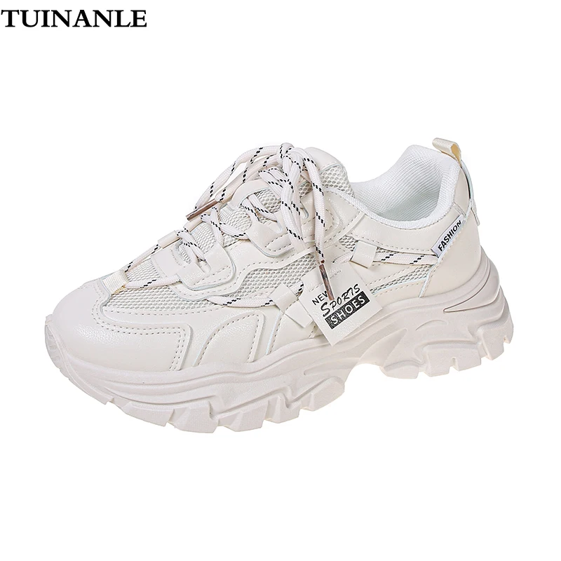 Женские кроссовки на массивной платформе, белые
Женские кроссовки на массивной платформе, белые