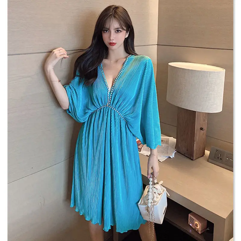 SuperAen 2022 Summer Retro Loose Diamond V-neck Waist Batwing Sleeve Pleated A-LINE Solid Dresses for Women 
SuperAen 2022 Summer Retro Loose Diamond V-neck Waist Batwing Sleeve Pleated A-LINE Solid Dresses for Women