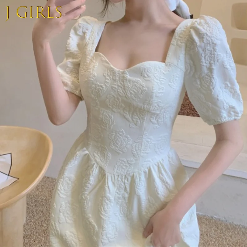 J GIRLS Summer White Vintage Long Dress Women Casual V-Neck Princess Elegant Dress Female Slim Korean Party Sweet Sundress
J GIRLS Summer White Vintage Long Dress Women Casual V-Neck Princess Elegant Dress Female Slim Korean Party Sweet Sundress