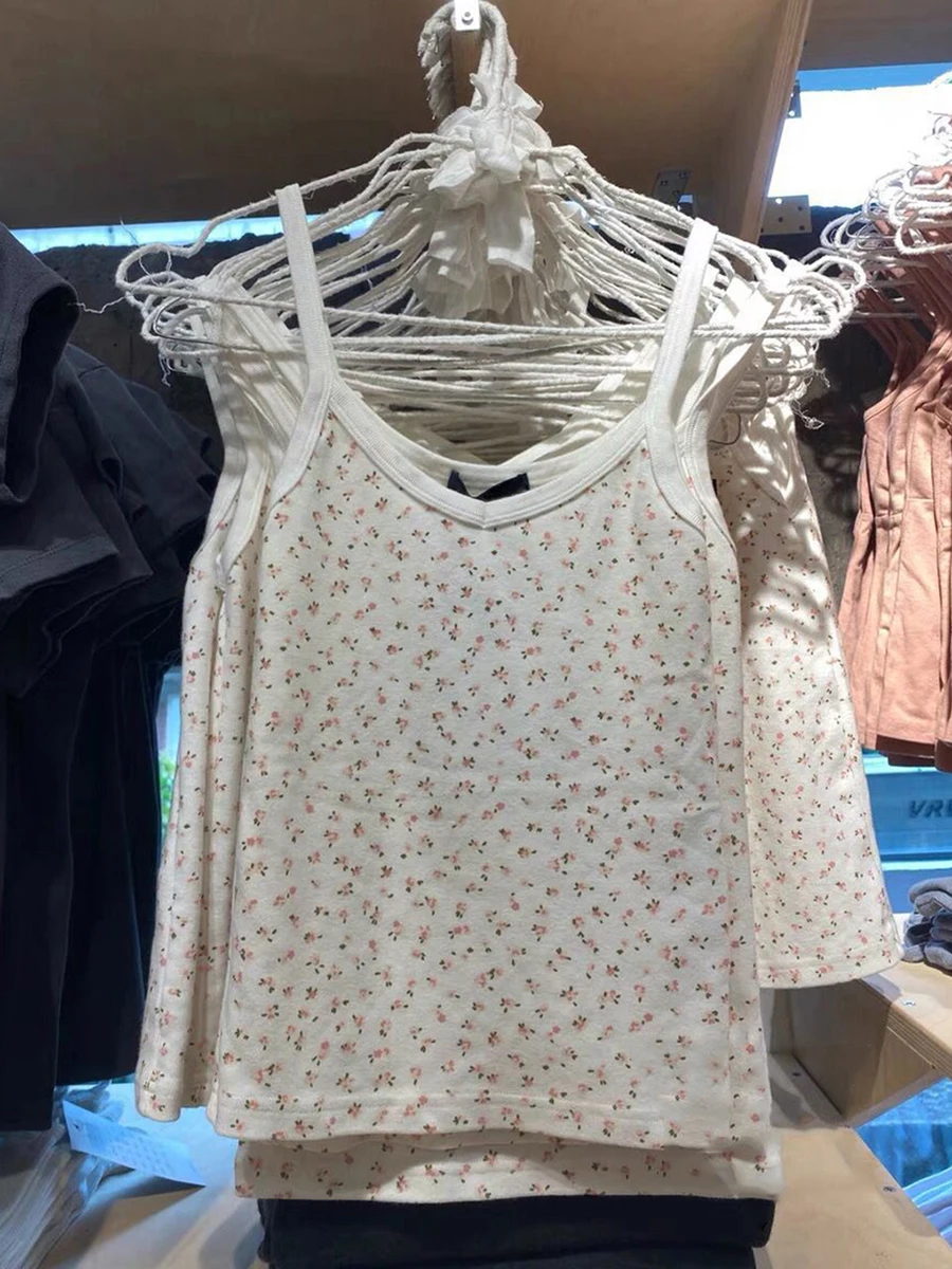 Sweet Floral Print Camis Tops Women Summer New Streetwear Sleeveless Slim Tank Blouses Woman Vintage Chic Boho Crop Tops 2022
Sweet Floral Print Camis Tops Women Summer New Streetwear Sleeveless Slim Tank Blouses Woman Vintage Chic Boho Crop Tops 2022