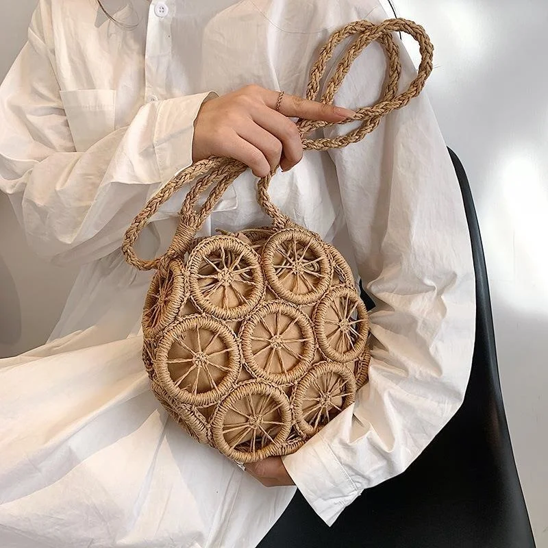 Women's Bag 2022 Trend New Ring Hand Hollowed Straw Woven Bag Messenger Single Shoulder Woven Bag Beach Bag Seaside Vacation
Women's Bag 2022 Trend New Ring Hand Hollowed Straw Woven Bag Messenger Single Shoulder Woven Bag Beach Bag Seaside Vacation