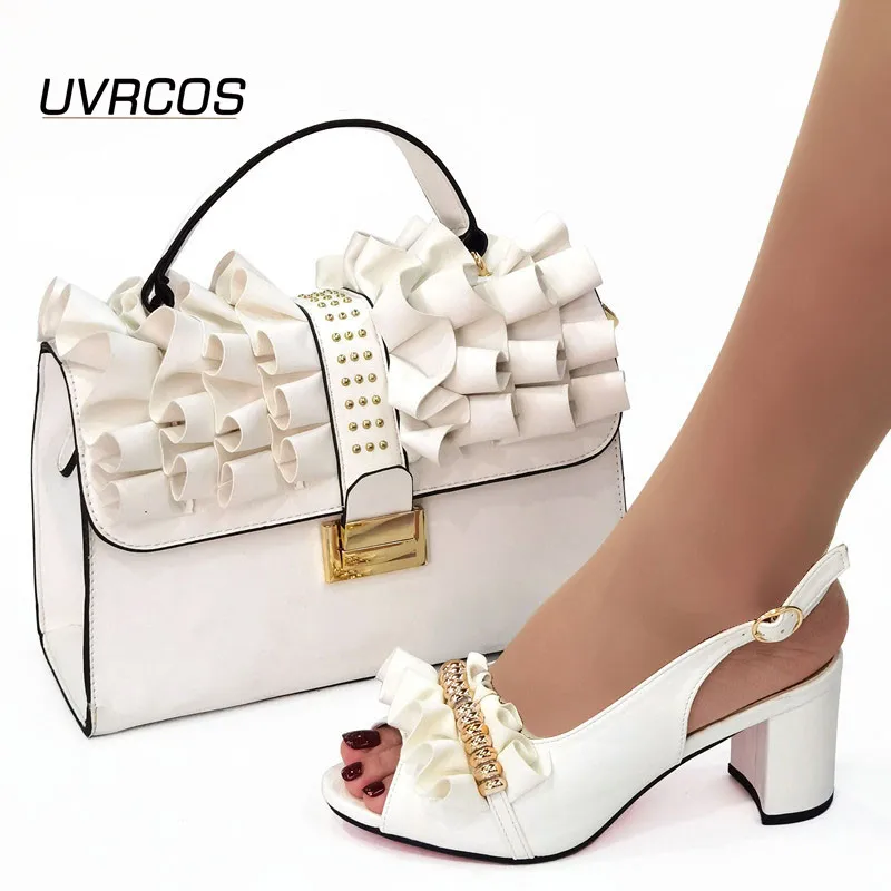 Ladies Shoes And bag Set Shiny Artificial rhinestone Design Shoes Matching bag For Wedding Sweet Heart Style Shoes and Bags
Ladies Shoes And bag Set Shiny Artificial rhinestone Design Shoes Matching bag For Wedding Sweet Heart Style Shoes and Bags
