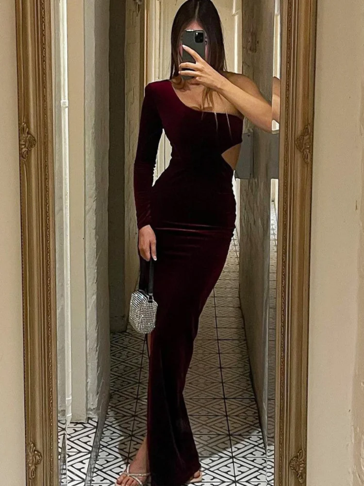 Autumn Winter Fashion Wine Red Velvet Christmas Party Dresses for Women Sexy One Shoulder Long Sleeve Cut Out Maxi Evening Dress
Autumn Winter Fashion Wine Red Velvet Christmas Party Dresses for Women Sexy One Shoulder Long Sleeve Cut Out Maxi Evening Dress