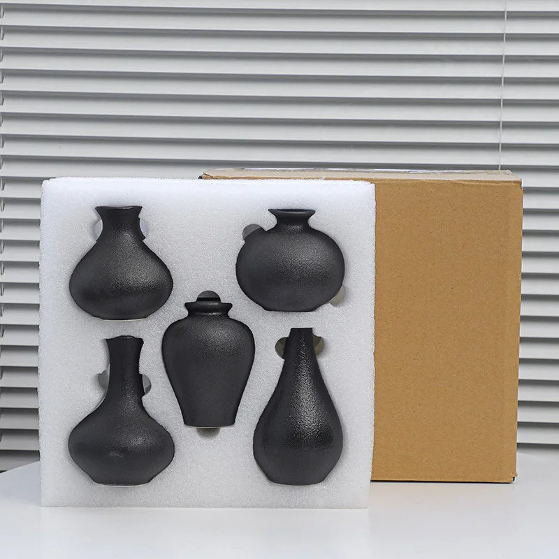 5Pcs/Black Ceramic Small Vase Home Decoration Crafts Tabletop Ornament Simplicity Decoration
5Pcs/Black Ceramic Small Vase Home Decoration Crafts Tabletop Ornament Simplicity Decoration