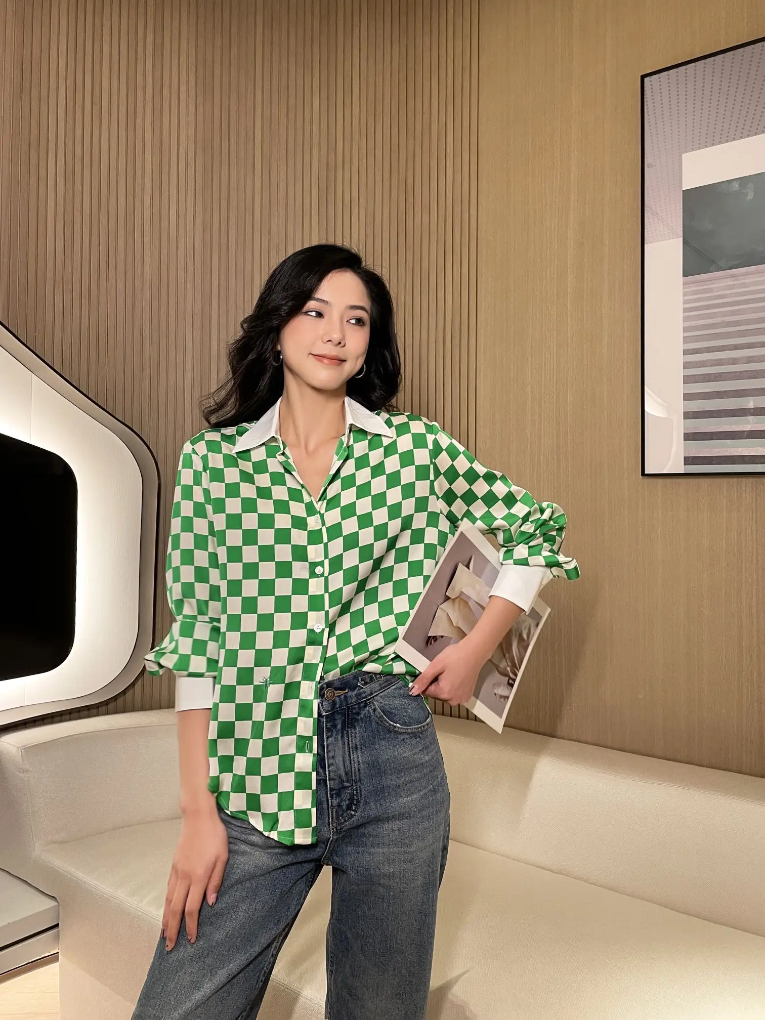 100% Real Silk Women Long Sleeve Plaid Shirts High Quality Elegant Embroidery Chic Runway Designer Tops Ladies Vintage Blouse
100% Real Silk Women Long Sleeve Plaid Shirts High Quality Elegant Embroidery Chic Runway Designer Tops Ladies Vintage Blouse