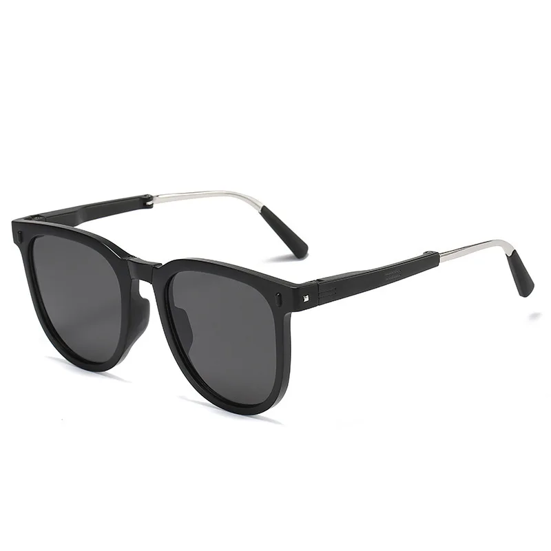 New Focus Folding Sunglasses UV Protection Glasses TikTok Sun-Resistant Sunglasses
New Focus Folding Sunglasses UV Protection Glasses TikTok Sun-Resistant Sunglasses
