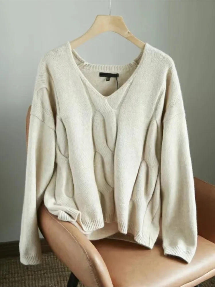 Women 2022 Twist Woolen Knitted Sweater Jumper V Neck Female Elegant Oversize Pullovers Chic Tops 100% Wool Sweaters Cardigans
Women 2022 Twist Woolen Knitted Sweater Jumper V Neck Female Elegant Oversize Pullovers Chic Tops 100% Wool Sweaters Cardigans