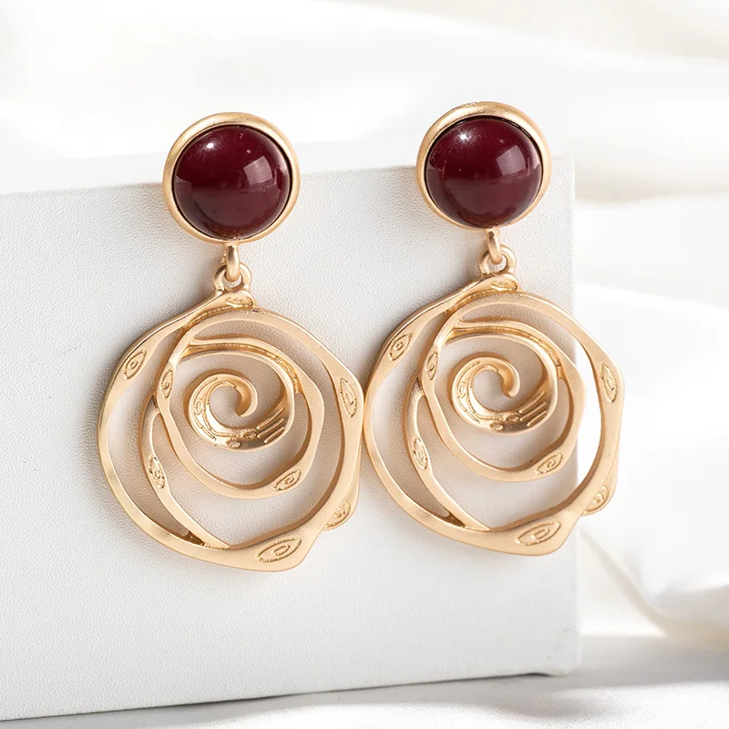 Large Spiral Hoop Earrings Metal Vintage Popular Trendy Round Ear Stud Hollow Fashion Jewelry for Women Teen Girls Birthday Gift
Large Spiral Hoop Earrings Metal Vintage Popular Trendy Round Ear Stud Hollow Fashion Jewelry for Women Teen Girls Birthday Gift