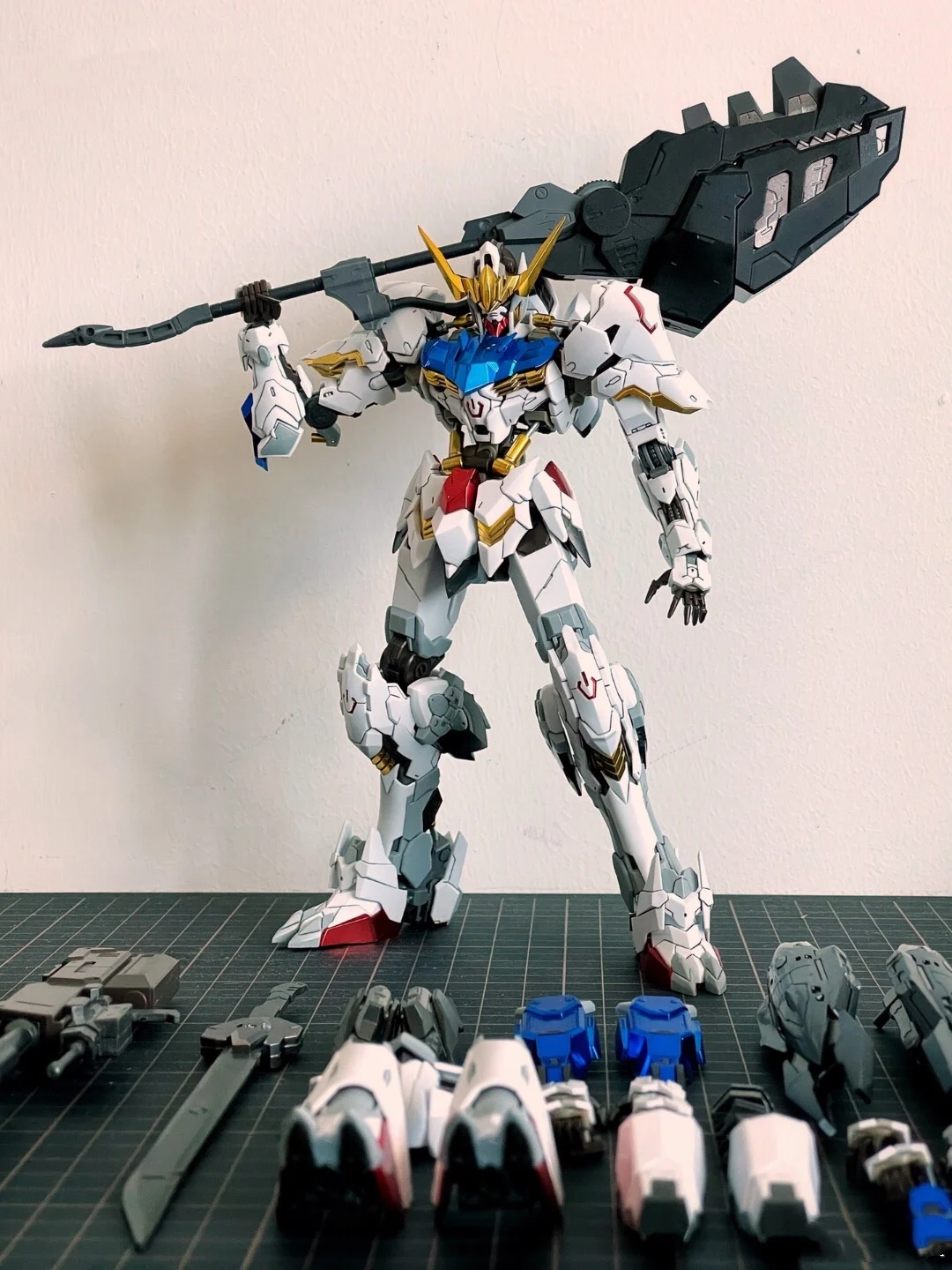 Daban 8818 Hirm MG 1/100 Модель высокого разрешения Barbatos 4th 6th Форма Сборная модель Два типа
