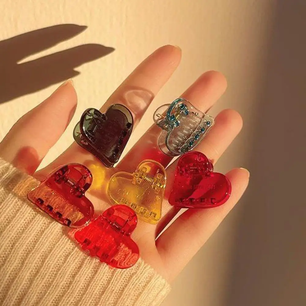 Simple Vintage Acrylic Heart Mini Hair Claw Lovely Retro Women Hairpin Korean Style Love Hair Clip Headwear
Simple Vintage Acrylic Heart Mini Hair Claw Lovely Retro Women Hairpin Korean Style Love Hair Clip Headwear