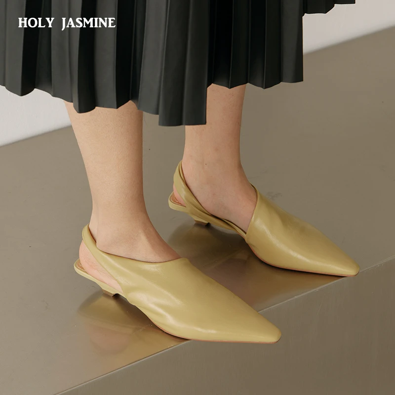 2022 New Solid Thick Med Heels Shoes Buckle Genuine Leather Sandals Women Shallow Summer Ladies Dress Shoes Shoes Woman Heels
2022 New Solid Thick Med Heels Shoes Buckle Genuine Leather Sandals Women Shallow Summer Ladies Dress Shoes Shoes Woman Heels