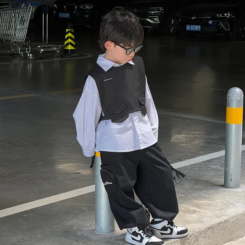 Boys shirt vest two-piece set 2022 new foreign style children's tooling top tide brand striped shirt
Boys shirt vest two-piece set 2022 new foreign style children's tooling top tide brand striped shirt