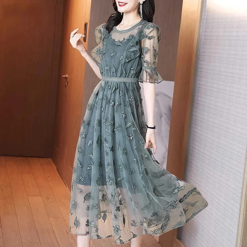 2022 Summer Heavy Industry Embroidered Flower High-End Dress New Spring French Waist Slim Ruffled Mesh Dresses Women Dark Green
2022 Summer Heavy Industry Embroidered Flower High-End Dress New Spring French Waist Slim Ruffled Mesh Dresses Women Dark Green