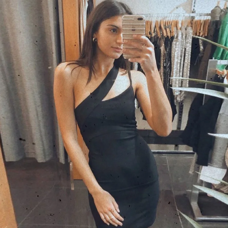 Sexy One Shoulder Bodyon Women Dress Sleeveless Off Shoulder Summer Dresses 2022 Black Streetwear Mini Vest Dress
Sexy One Shoulder Bodyon Women Dress Sleeveless Off Shoulder Summer Dresses 2022 Black Streetwear Mini Vest Dress