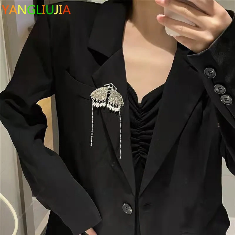 YANGLIUJIA Metal Moths Pearl Brooch European And American Style Personality Fashion Brooches Ms Travel Clothing Accessories
YANGLIUJIA Metal Moths Pearl Brooch European And American Style Personality Fashion Brooches Ms Travel Clothing Accessories