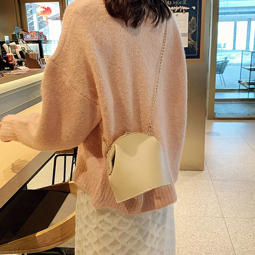 Portable Messenger Bag Women PU Leather Solid Clip Shoulder Crossbody Handbag Large-capacity Chain Shopping Bucket Bags
Portable Messenger Bag Women PU Leather Solid Clip Shoulder Crossbody Handbag Large-capacity Chain Shopping Bucket Bags