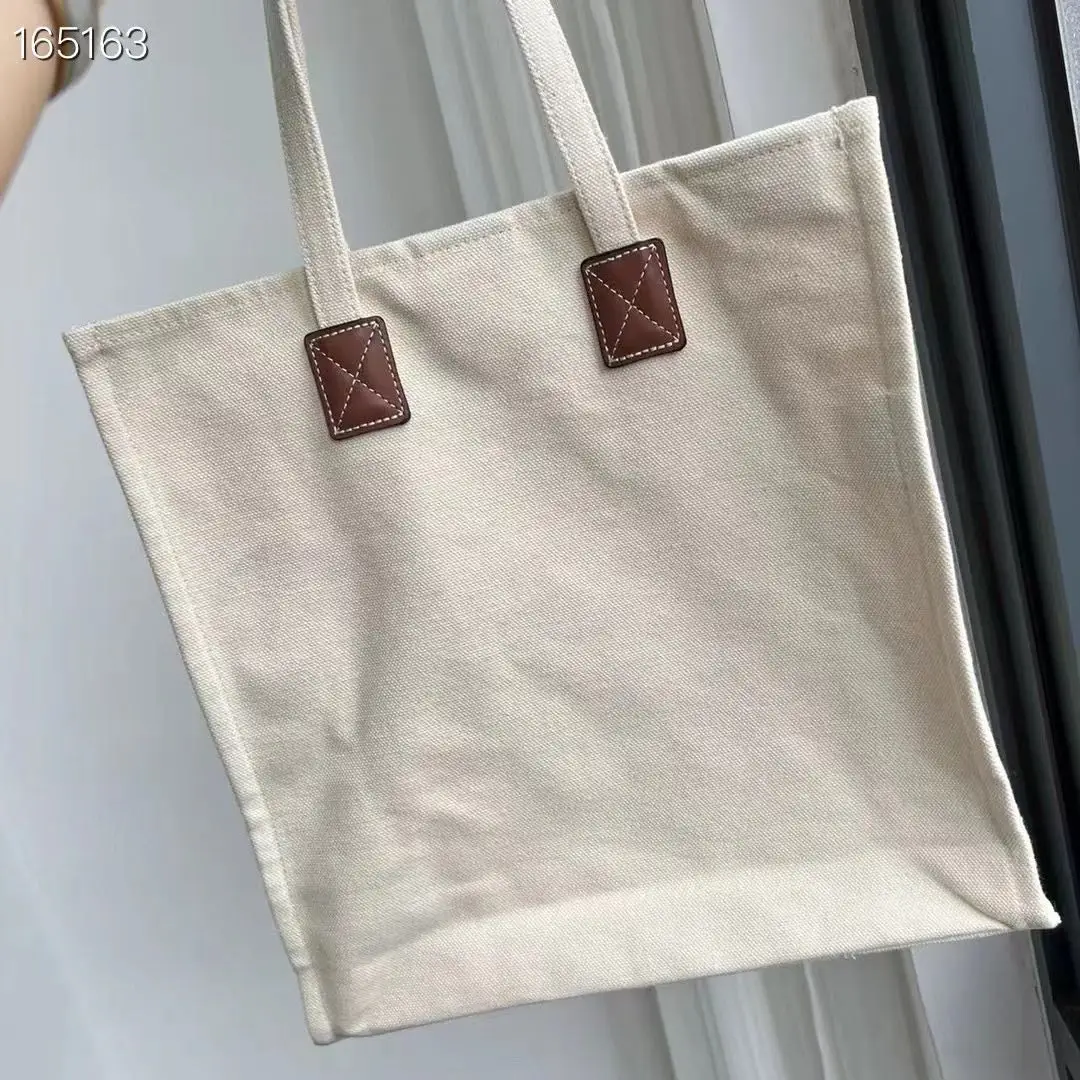 High fashion tote bag canvas bag female hand the bill of lading shoulder canvas bags of high quality
High fashion tote bag canvas bag female hand the bill of lading shoulder canvas bags of high quality