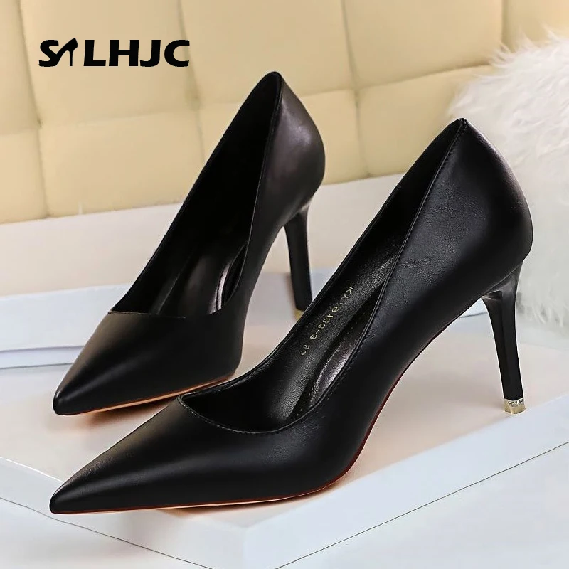 Женские кожаные туфли-лодочки SLHJC на высоком каблуке 7,5 см
Женские кожаные туфли-лодочки SLHJC на высоком каблуке 7,5 см
