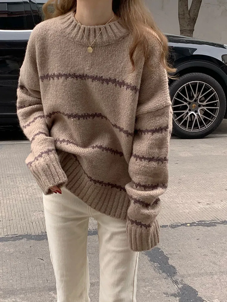 Women Autumn Sweater Contrast Stripe Pullover Laziness Sweater Japanese Vintage Loose and Premium Underlay Knitwear D4440 
Women Autumn Sweater Contrast Stripe Pullover Laziness Sweater Japanese Vintage Loose and Premium Underlay Knitwear D4440