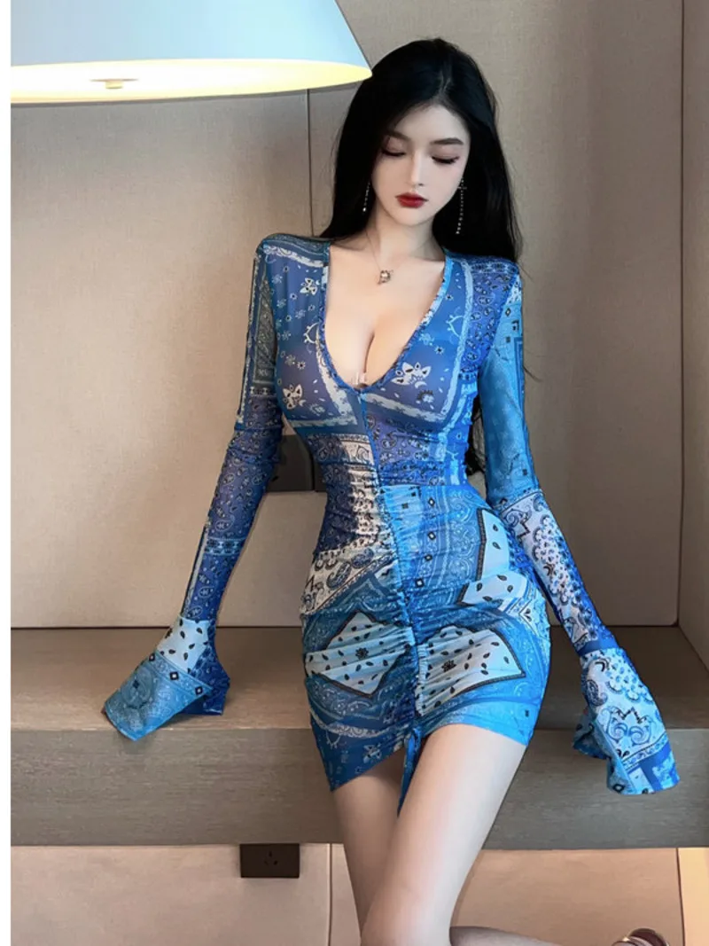 2023 Spring New Women's American Retro Sexy Spicy Girl Deep V Flare Sleeve Print Fashion Tight Drawstring Wrap Hip Dress AN7A
2023 Spring New Women's American Retro Sexy Spicy Girl Deep V Flare Sleeve Print Fashion Tight Drawstring Wrap Hip Dress AN7A