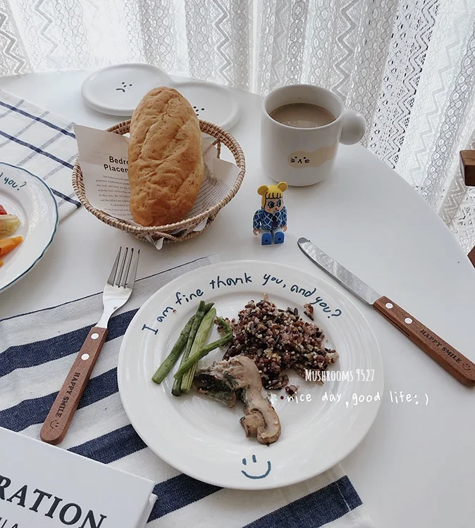 Korean Style Ceramic Crayon Painting Simple Retro Smiling Face Plate Dessert Pastry Plate Pasta Plate
Korean Style Ceramic Crayon Painting Simple Retro Smiling Face Plate Dessert Pastry Plate Pasta Plate