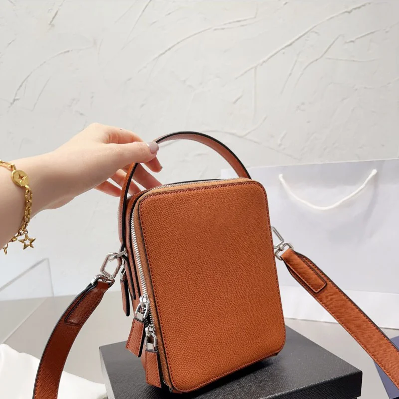 Luxury Genuine Leather Solid Color Shoulder Bag New Fashion Messenger Bag Handbags Double Layer Zipper Pocket Tote Bags Designer
Luxury Genuine Leather Solid Color Shoulder Bag New Fashion Messenger Bag Handbags Double Layer Zipper Pocket Tote Bags Designer