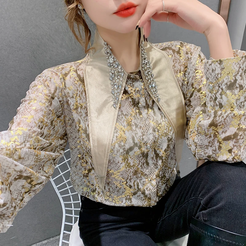 Diamonds Women Shirts Sexy 2022 Spring New Chiffon Printed Gold Snake Loose Blusas shirt Long Sleeve Chiffon Blouse 2101A
Diamonds Women Shirts Sexy 2022 Spring New Chiffon Printed Gold Snake Loose Blusas shirt Long Sleeve Chiffon Blouse 2101A