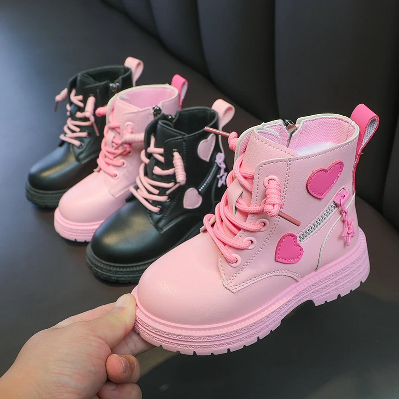 Girls Fashion Versatile Casual Korean Style Heart Decoration Kids Sweet Princess 2022 Spring and Autumn New Ankle Boots Non-slip
Girls Fashion Versatile Casual Korean Style Heart Decoration Kids Sweet Princess 2022 Spring and Autumn New Ankle Boots Non-slip