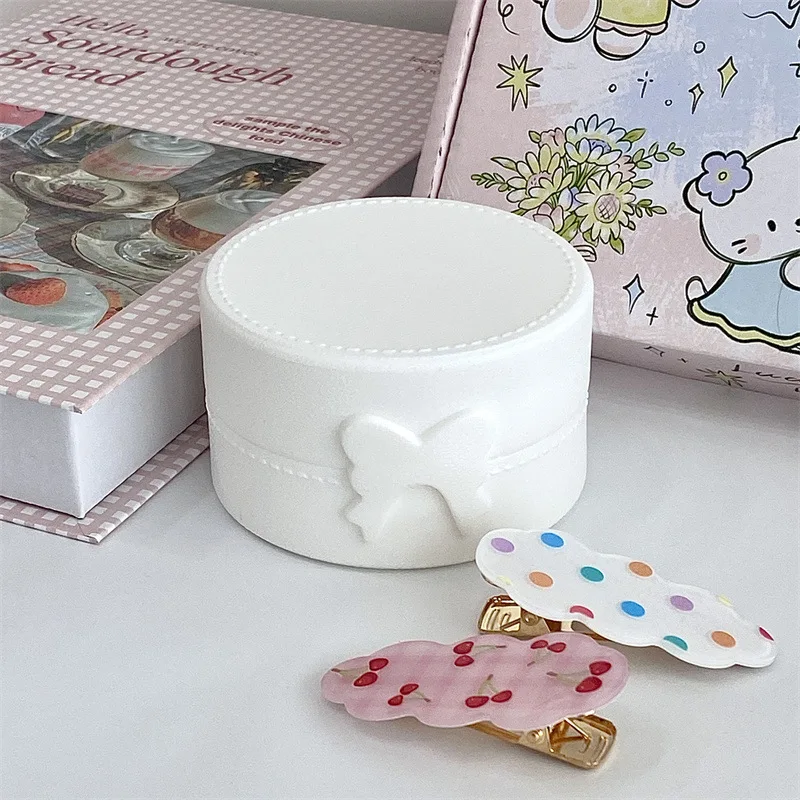 Круглый органайзер для канцелярии
Круглый органайзер для канцелярии