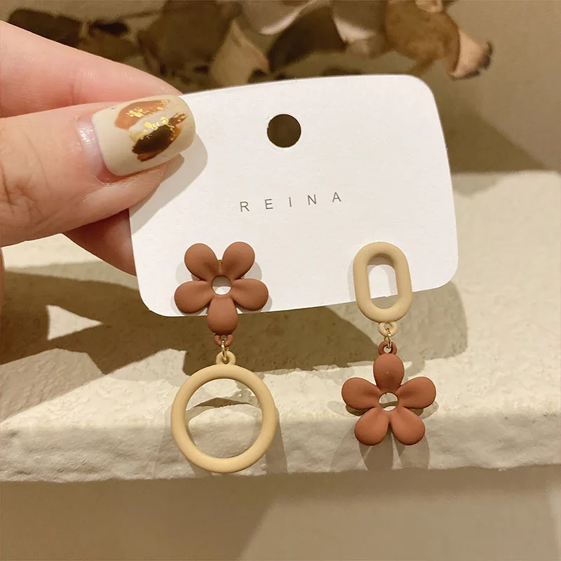 New Korean Asymmetrical Flower Hang Earrings for Women Red Floral Pendants Drop Earrings Bohemian Beach Vacation Ear Jewelry
New Korean Asymmetrical Flower Hang Earrings for Women Red Floral Pendants Drop Earrings Bohemian Beach Vacation Ear Jewelry