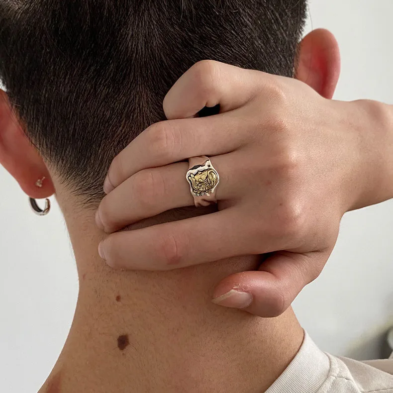Punk Hip-hop Personality Design Gold Human Face Head Finger Rings For Women Men Special Fashion Jewelry 2022
Punk Hip-hop Personality Design Gold Human Face Head Finger Rings For Women Men Special Fashion Jewelry 2022