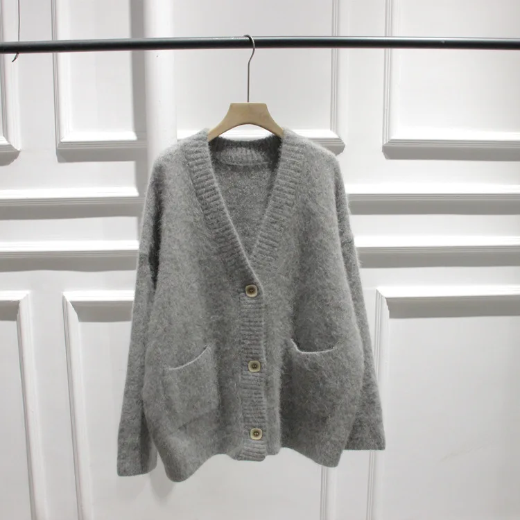 2022 new V-neck sweater loose sweater pullover White 
2022 new V-neck sweater loose sweater pullover White