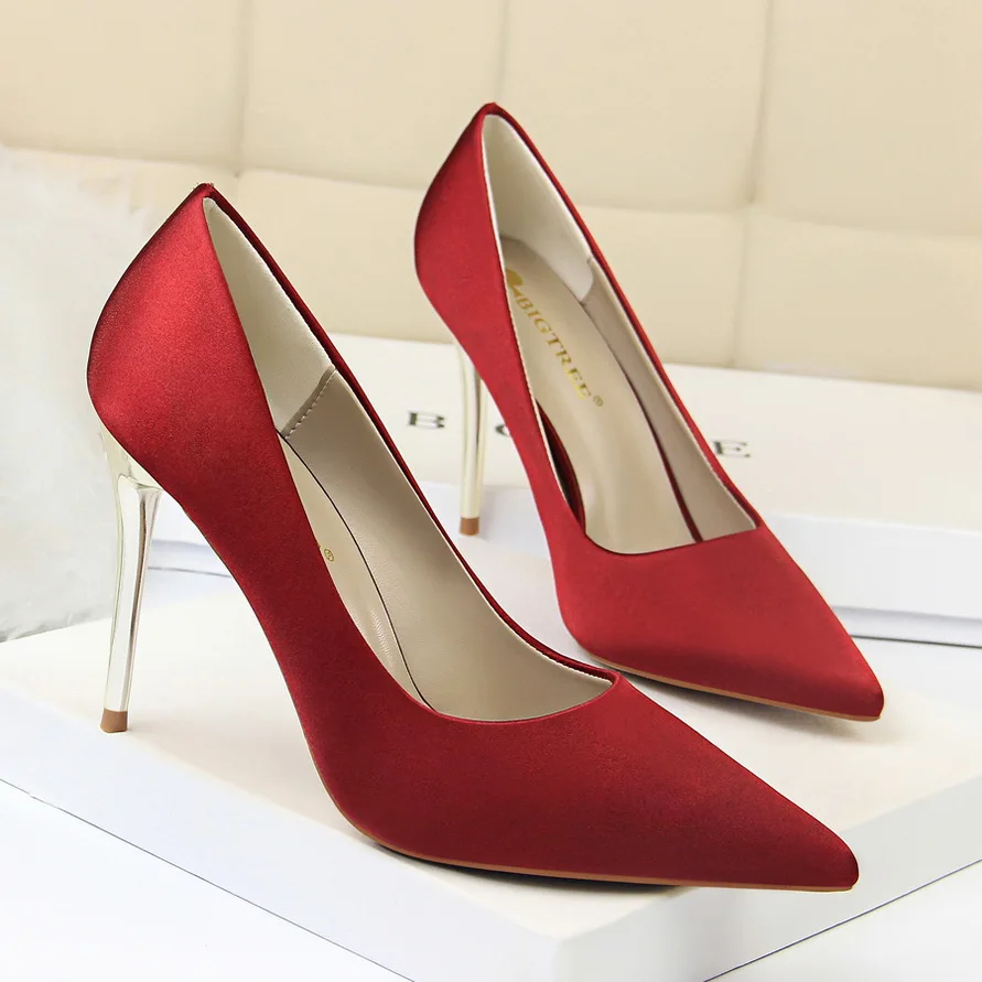 Туфли-лодочки женские на высоком каблуке, роскошные брендовые классические шелковые туфли-лодочки, Красный Белый Синий Атлас, заостренный ...
Туфли-лодочки женские на высоком каблуке, роскошные брендовые классические шелковые туфли-лодочки, Красный Белый Синий Атлас, заостренный ...