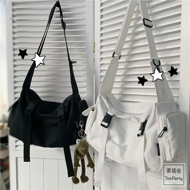 Bags Fashion Youth Diagonal Bag Capacity Ladies Color Solid Casual Large Cross Shoulder Version New Canvas Women Bag Messenger
Bags Fashion Youth Diagonal Bag Capacity Ladies Color Solid Casual Large Cross Shoulder Version New Canvas Women Bag Messenger