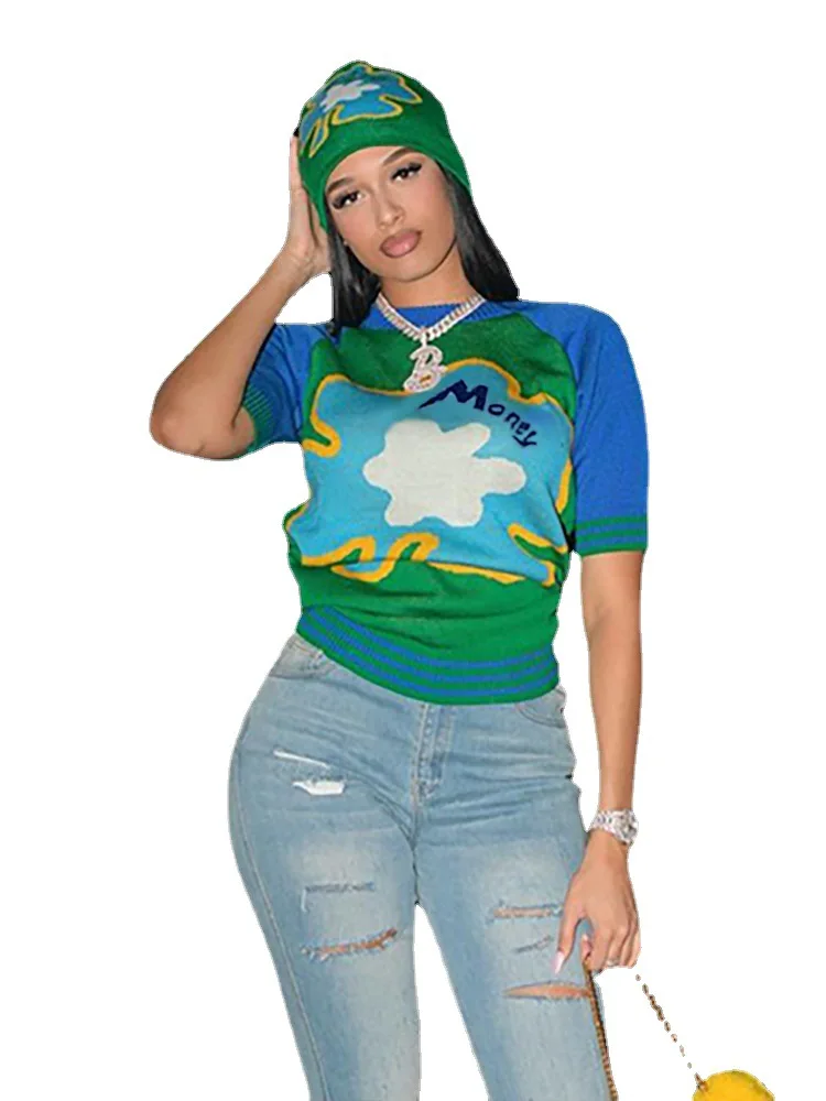 Футболка с коротким рукавом, круглым вырезом и цветочным принтом
Футболка с коротким рукавом, круглым вырезом и цветочным принтом