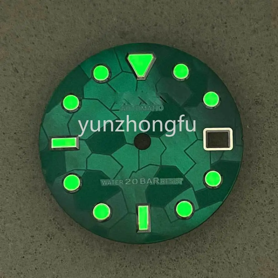 Циферблат 28,5 мм SKX, модифицированный циферблат C3 с зелеными листьями, подходит для Nh35/36/4R
Циферблат 28,5 мм SKX, модифицированный циферблат C3 с зелеными листьями, подходит для Nh35/36/4R