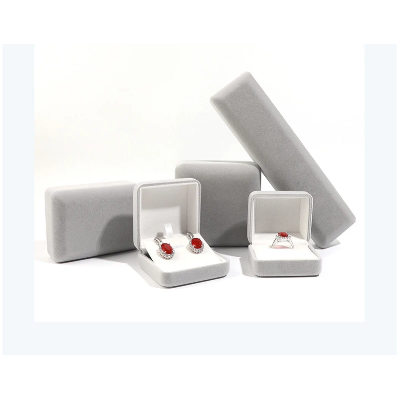 Бархатная шкатулка для ювелирных изделий, подвеска-кольцо, коробка для браслетов, демонстрация ожерелья, бархатная упаковка для ювелирных изделий, подарок
Бархатная шкатулка для ювелирных изделий, подвеска-кольцо, коробка для браслетов, демонстрация ожерелья, бархатная упаковка для ювелирных изделий, подарок