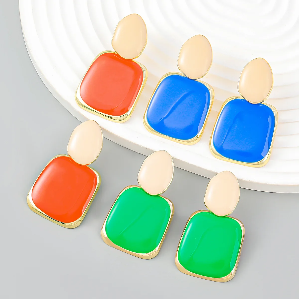 Korean Fashion Cute Candy Color Alloy Drop Oil Square Geometric Dangle Earrings for Women Girls Simple Holiday Party Jewelry 
Korean Fashion Cute Candy Color Alloy Drop Oil Square Geometric Dangle Earrings for Women Girls Simple Holiday Party Jewelry