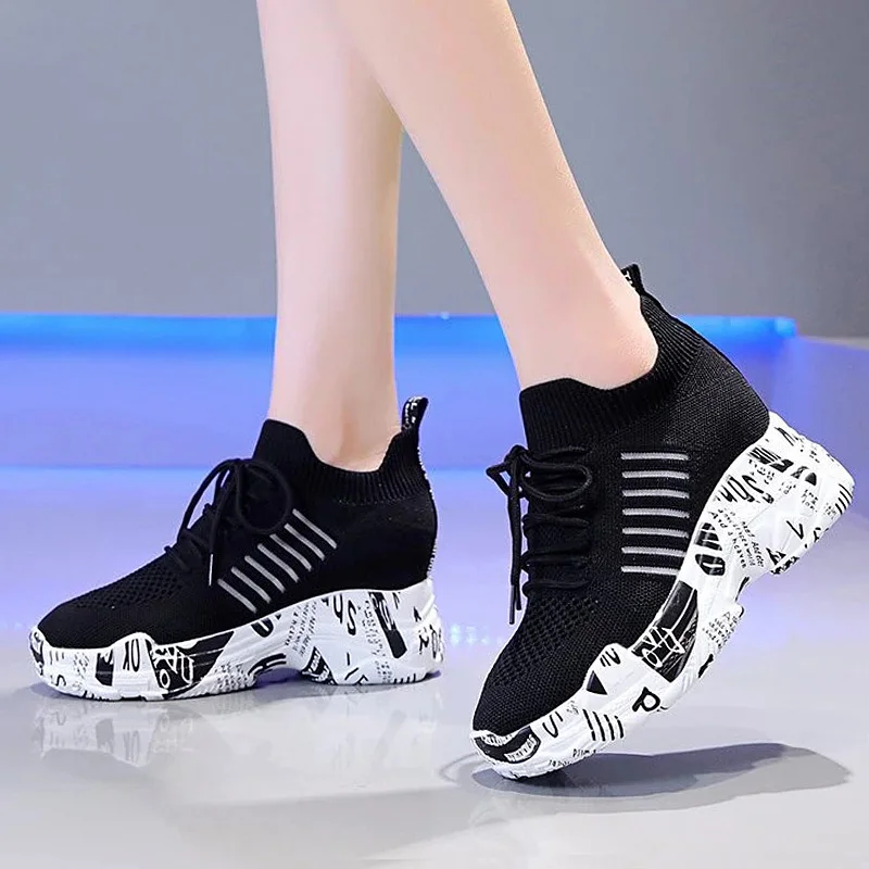 Кроссовки женские, дышащие, на нескользящей подошве
Кроссовки женские, дышащие, на нескользящей подошве