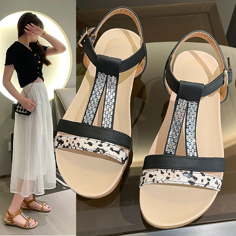 Сандалии женские в этническом стиле, мягкая подошва, стразы, бисером, пряжка, стразами, летняя обувь на плоской подошве
Сандалии женские в этническом стиле, мягкая подошва, стразы, бисером, пряжка, стразами, летняя обувь на плоской подошве