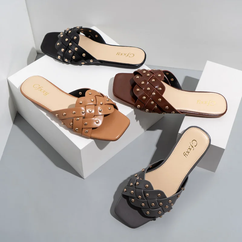 Women's New 2022 Slippers Female Square Heel Flip Flops Sandals Slippers Designer Soft Flat Slides Summer Slippers for home
Women's New 2022 Slippers Female Square Heel Flip Flops Sandals Slippers Designer Soft Flat Slides Summer Slippers for home