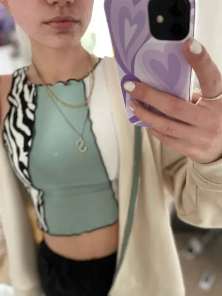 2022NEW Stripe Graphic Patchwork Rib Knit Ruched Crop Vest Women Y2K Clothes Summer Harajuku Sleeveless Tank Tops Streetwear 202 
2022NEW Stripe Graphic Patchwork Rib Knit Ruched Crop Vest Women Y2K Clothes Summer Harajuku Sleeveless Tank Tops Streetwear 202